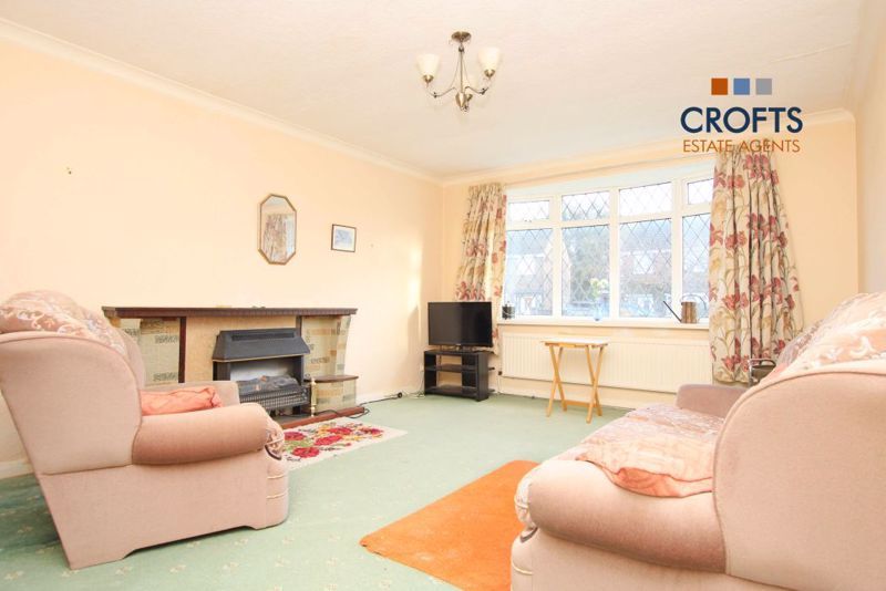 Property photo 3 of 18 Lounge