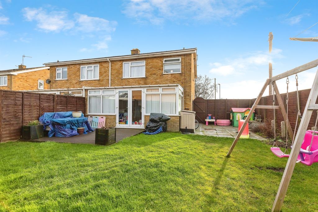 Property photo 2 of 17