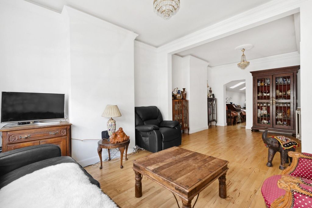 Property photo 3 of 16
