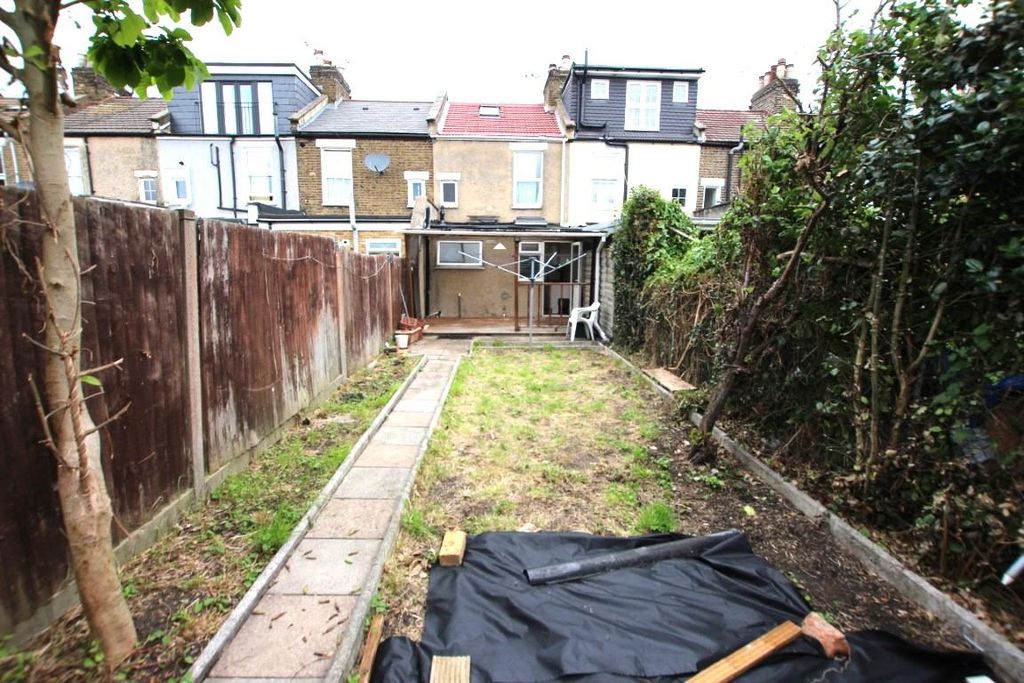 Property photo 3 of 13