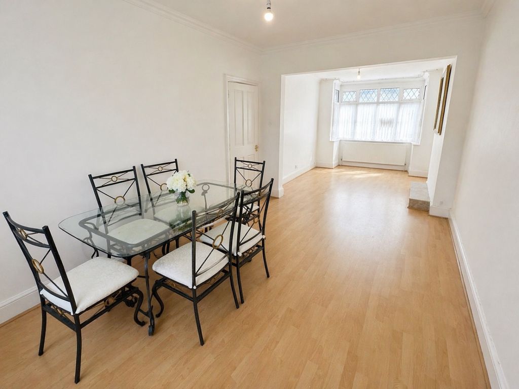 Property photo 2 of 9 5025951