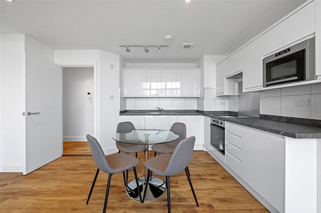 Property photo 2 of 14 Reception/ Kitchen