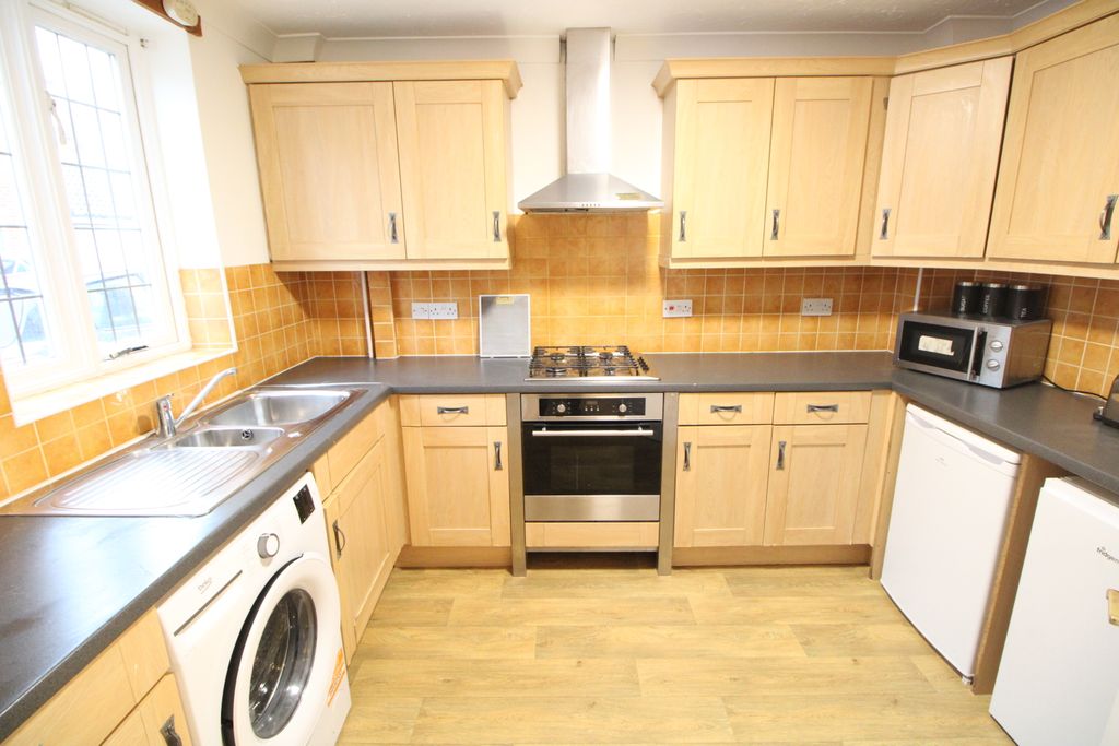 Property photo 3 of 14 Img_9314