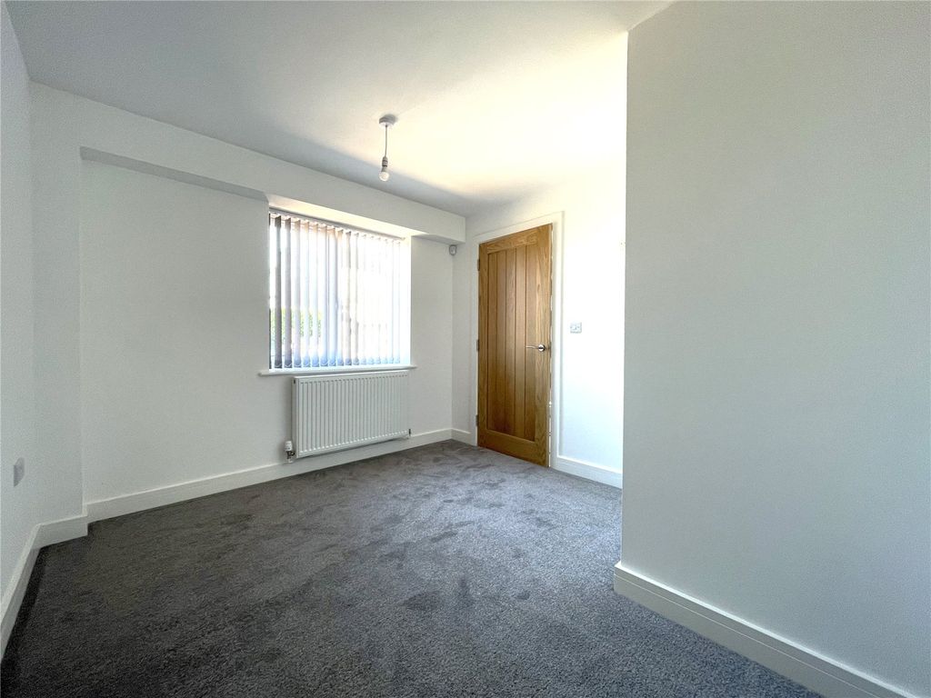 Property photo 3 of 21 Picture No. 16