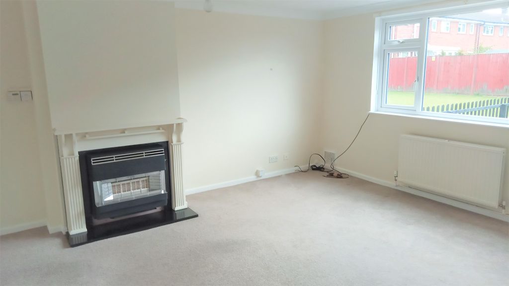 Property photo 3 of 11 Living Room