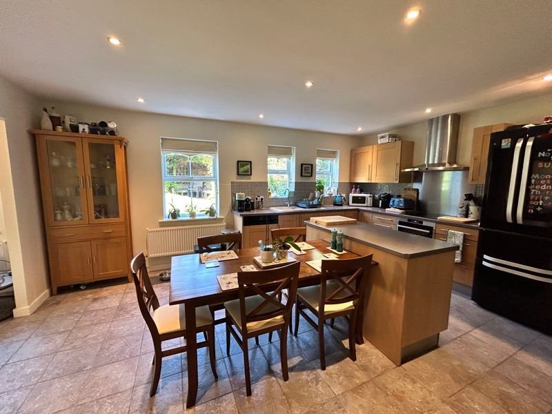 Property photo 3 of 39 Photo 8