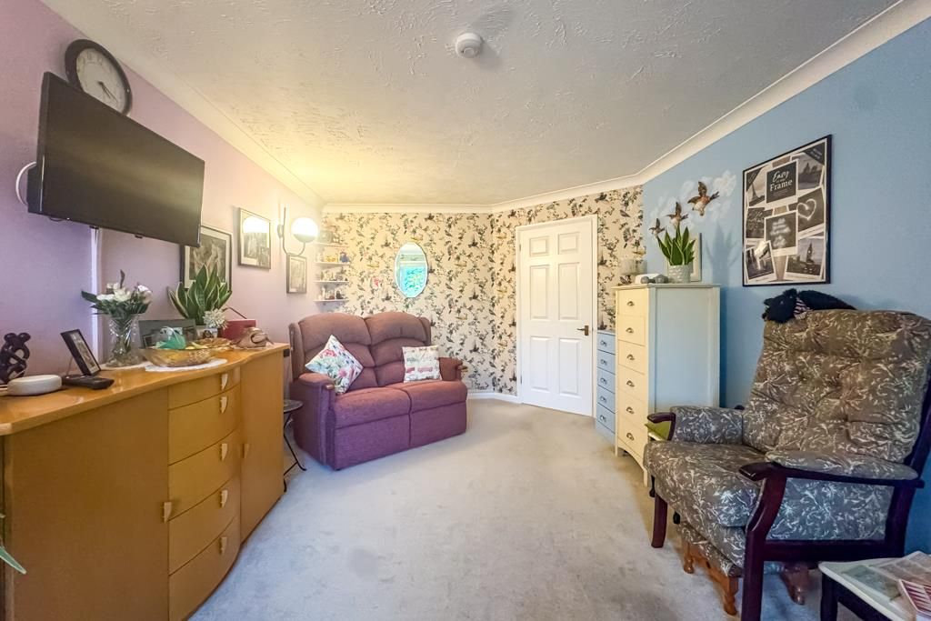 Property photo 2 of 18 Lounge/Diner