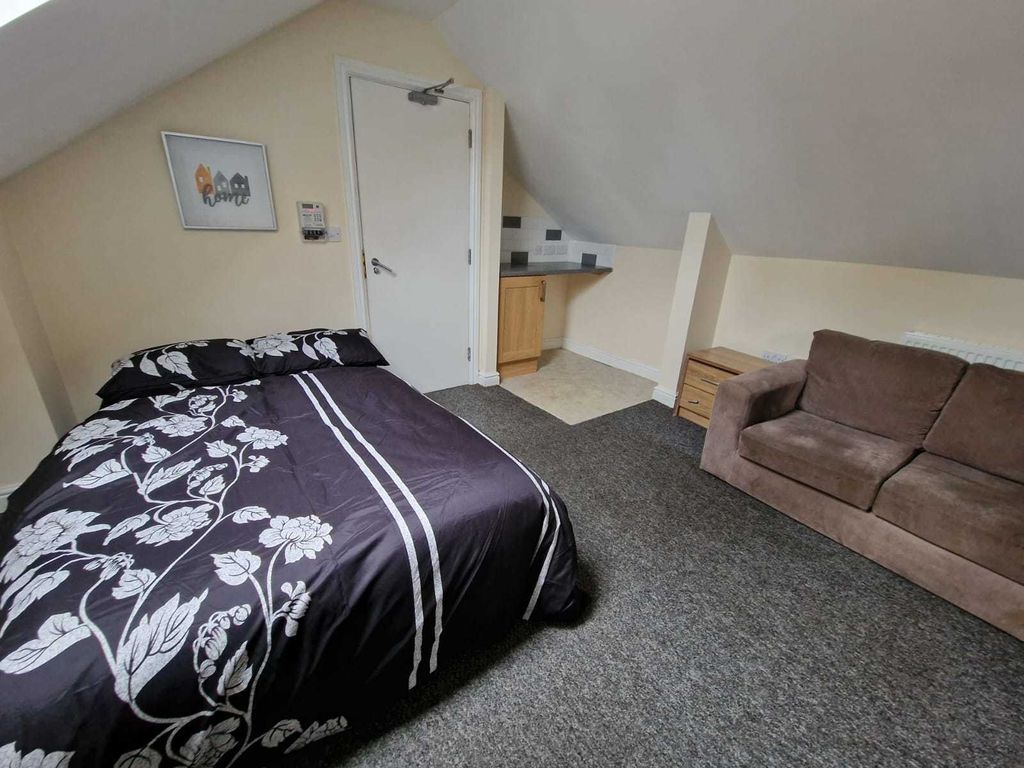 Property photo 2 of 6