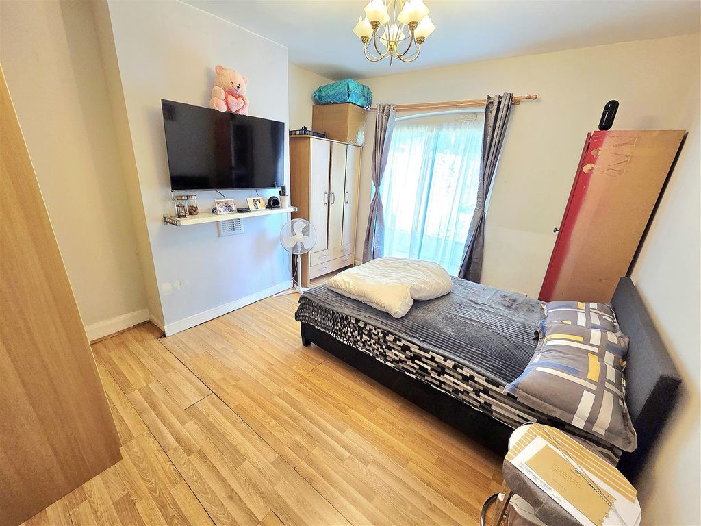 Property photo 3 of 8 20260420_102755.Jpg