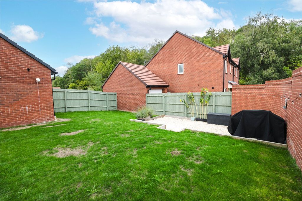 Property photo 2 of 41 Picture No. 12