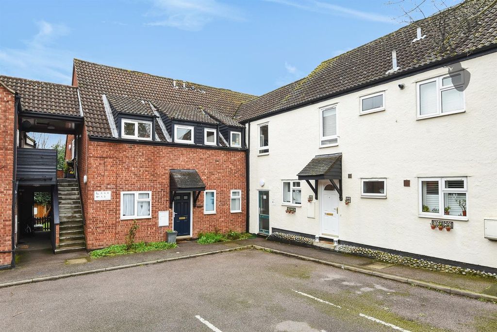 Property photo 1 of 8