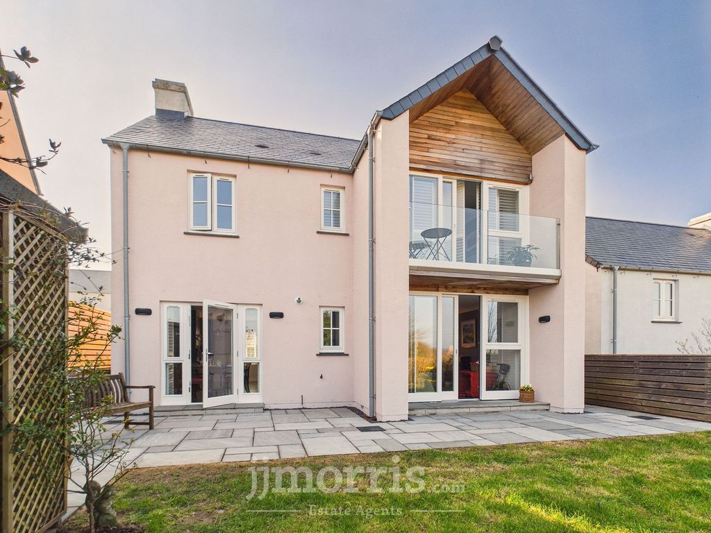 Property photo 2 of 41