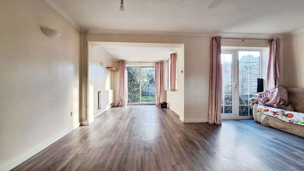 Property photo 3 of 15