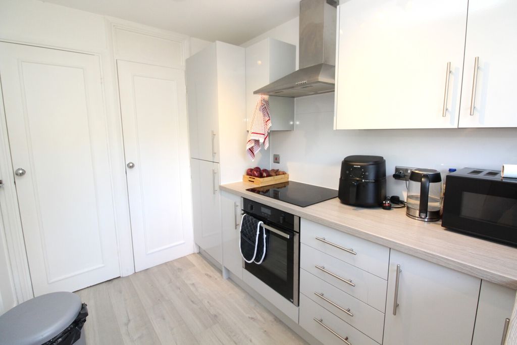 Property photo 3 of 7 Kitchen View 2