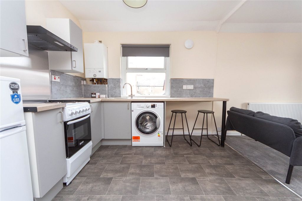 Property photo 2 of 12 Picture No. 04