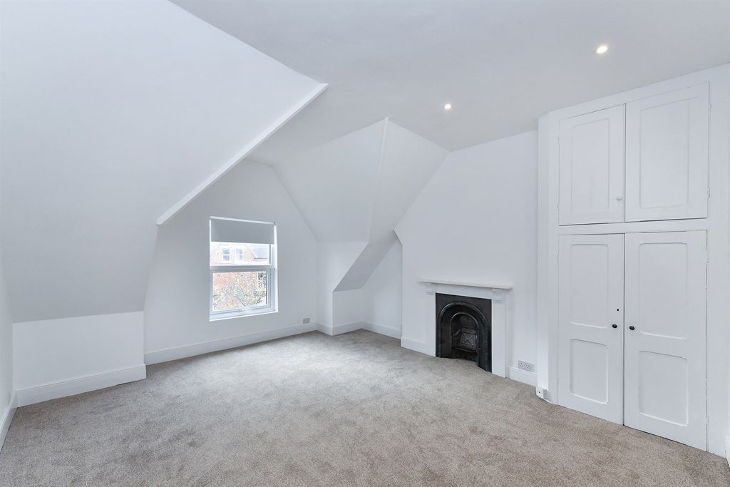 Additional image 17 of 5 bed semi-detached house to rentHamilton Drive NG7
