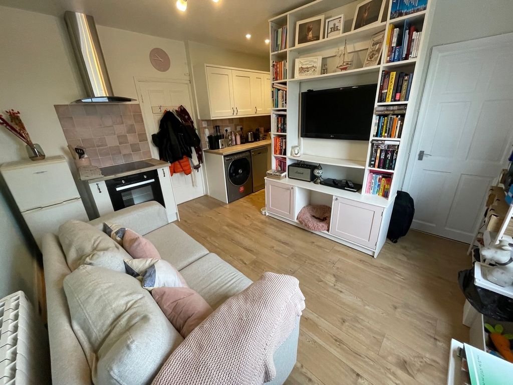 Property photo 2 of 12