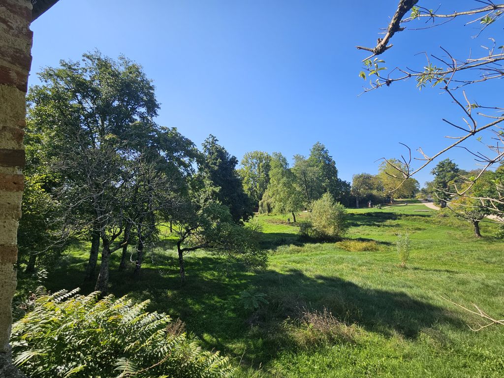 Property photo 3 of 27