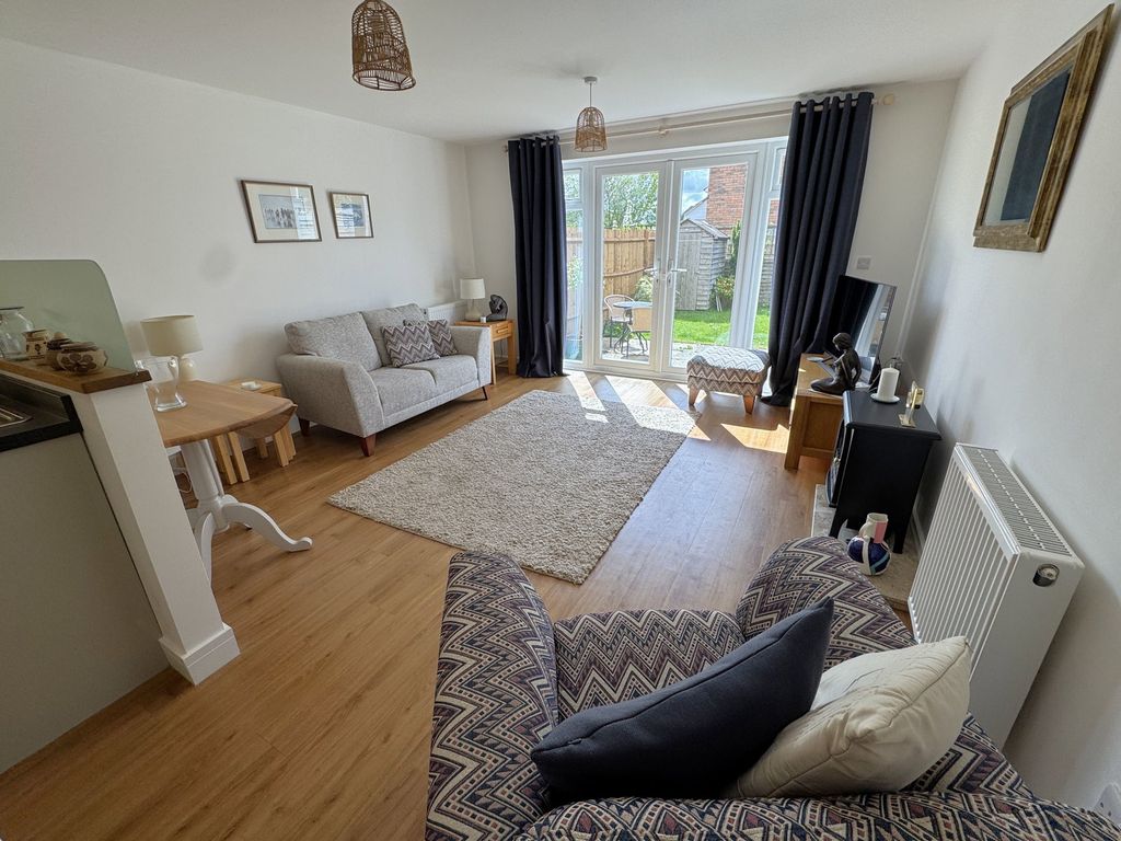 Property photo 2 of 11