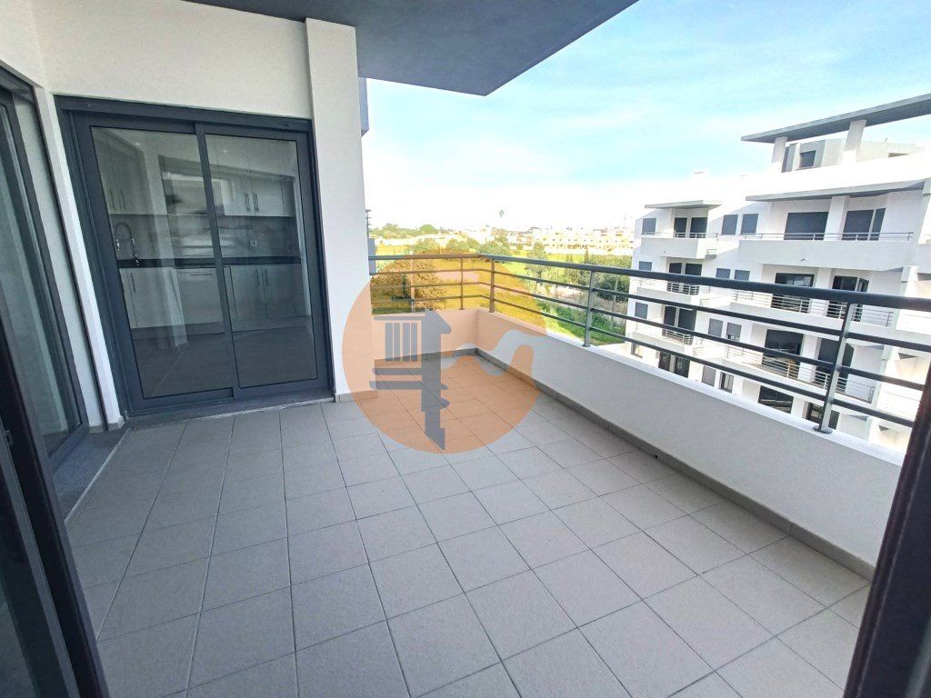 Property photo 1 of 28 3 Bedroom Apartment In Condominium With Swimming Pool And New Garden To Debut!!!