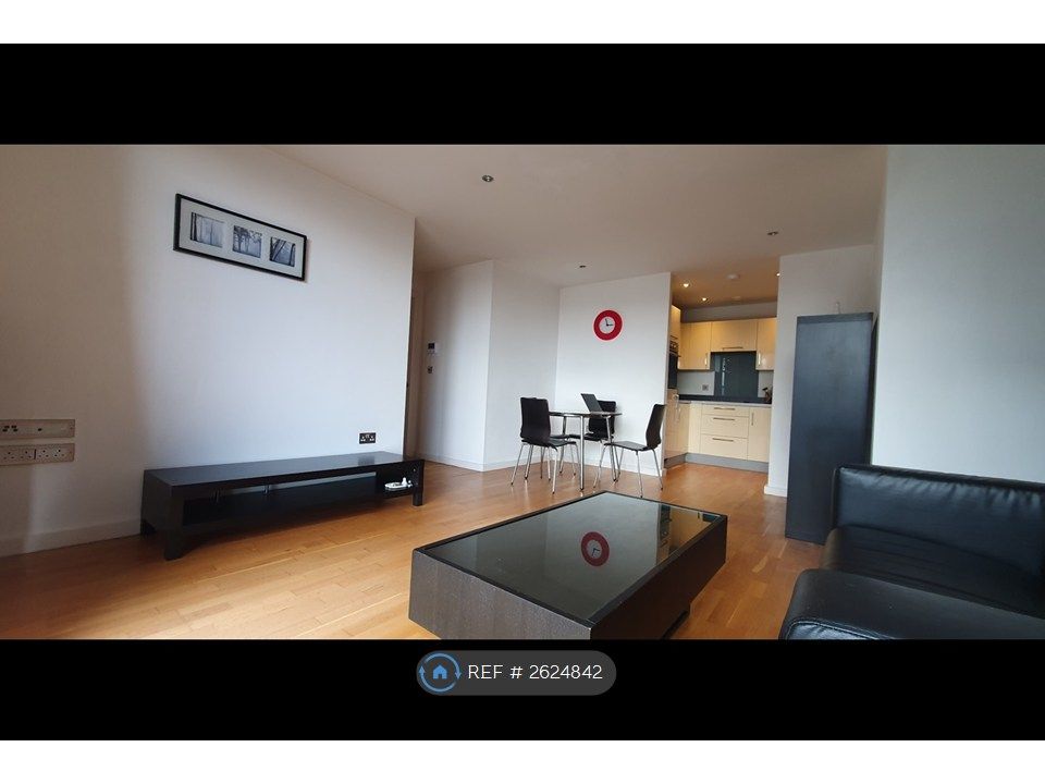 Property photo 3 of 16 Lounge