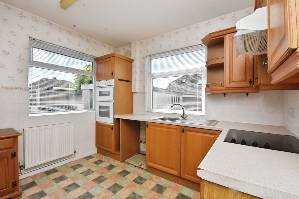 Property photo 3 of 12