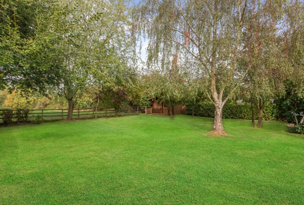 Property photo 3 of 40