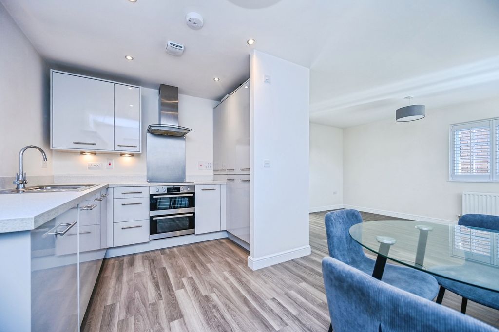 Property photo 3 of 14 Pbox-Img.Jpg