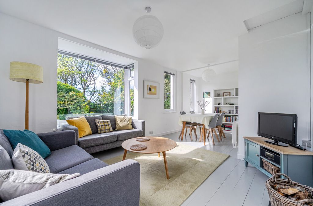 Property photo 2 of 19 1447710-21-69E3Ac...