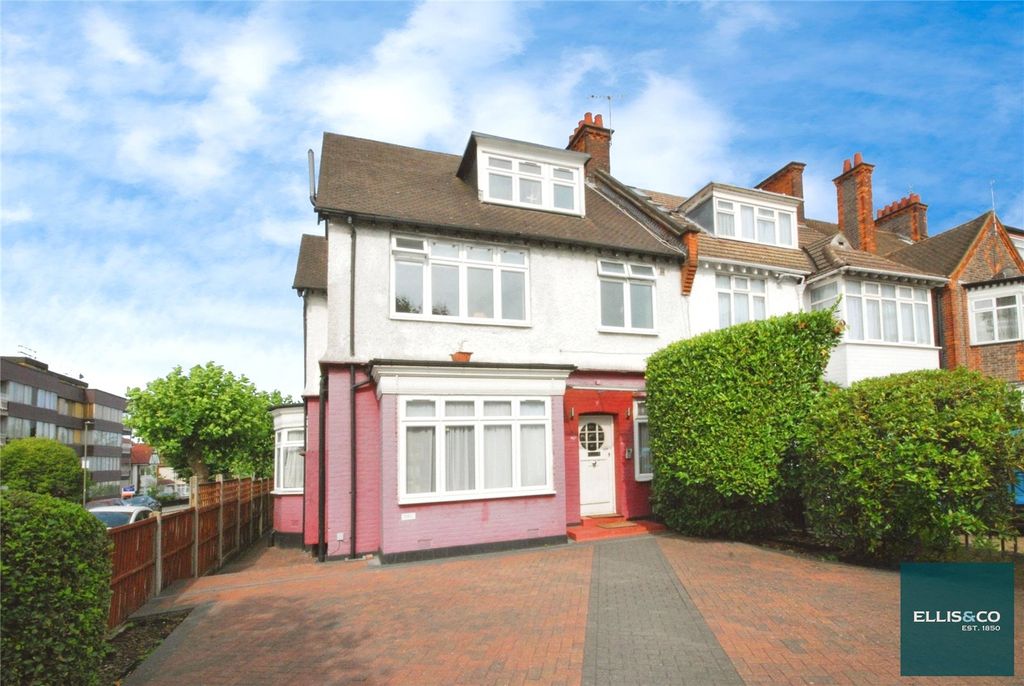 Property photo 3 of 8 Picture No. 54
