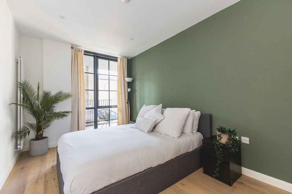 Property photo 3 of 25