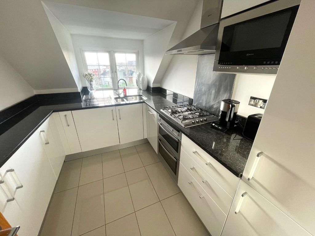 Property photo 2 of 10 Kitchen.Jpg