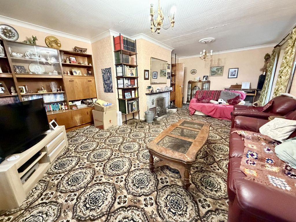 Property photo 2 of 25 Living Room