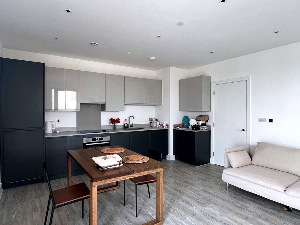 Property photo 2 of 27