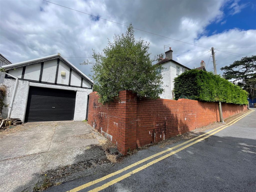 Property photo 2 of 44 Detached Garage &amp; Drive