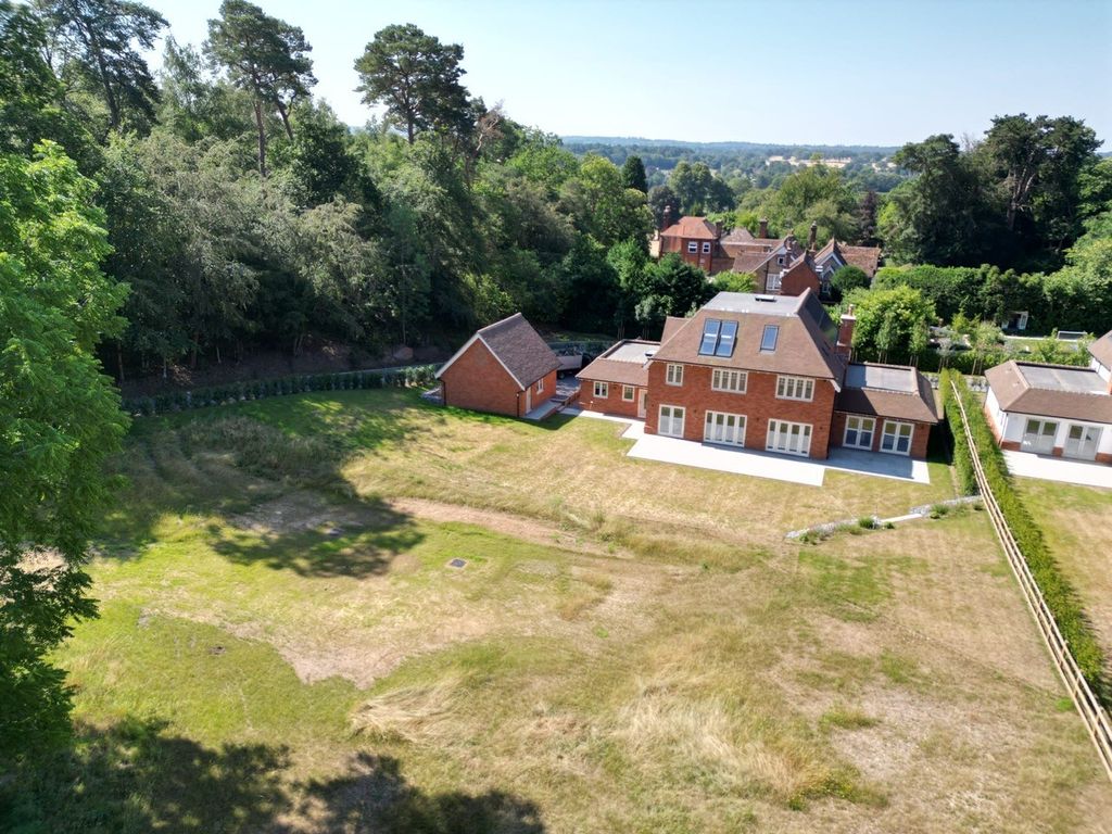 Property photo 2 of 19