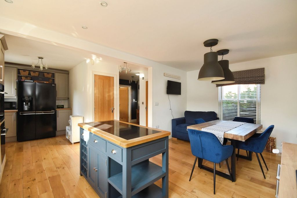 Property photo 2 of 20 View