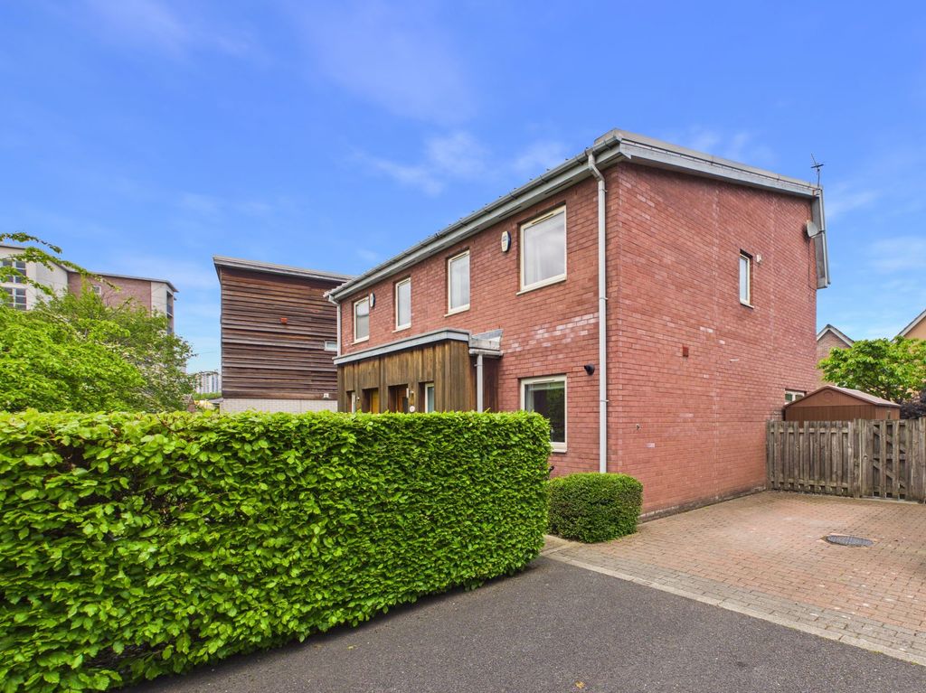 Property photo 1 of 15 External