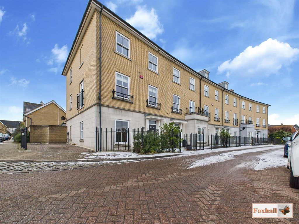 Property photo 1 of 30 Front Garden