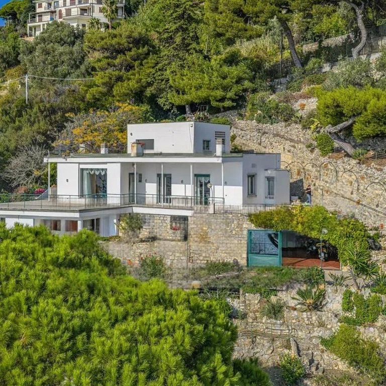 Property photo 1 of 22 Elegant Villa In Ospedaletti, Liguria