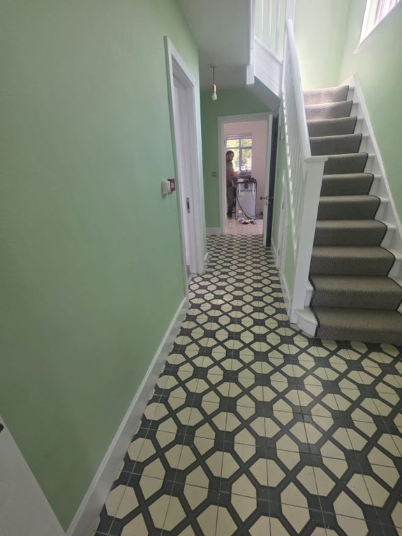 Property photo 3 of 7 Gallery