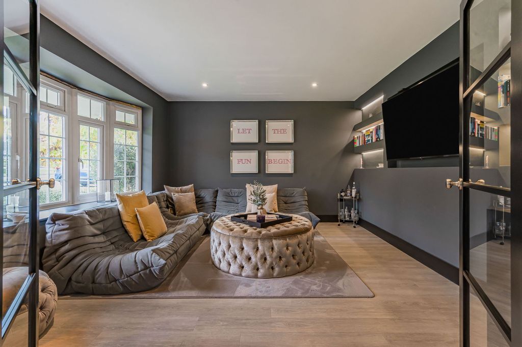 Property photo 3 of 22