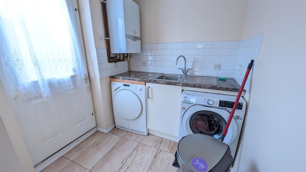 Property photo 3 of 19 Utility Room