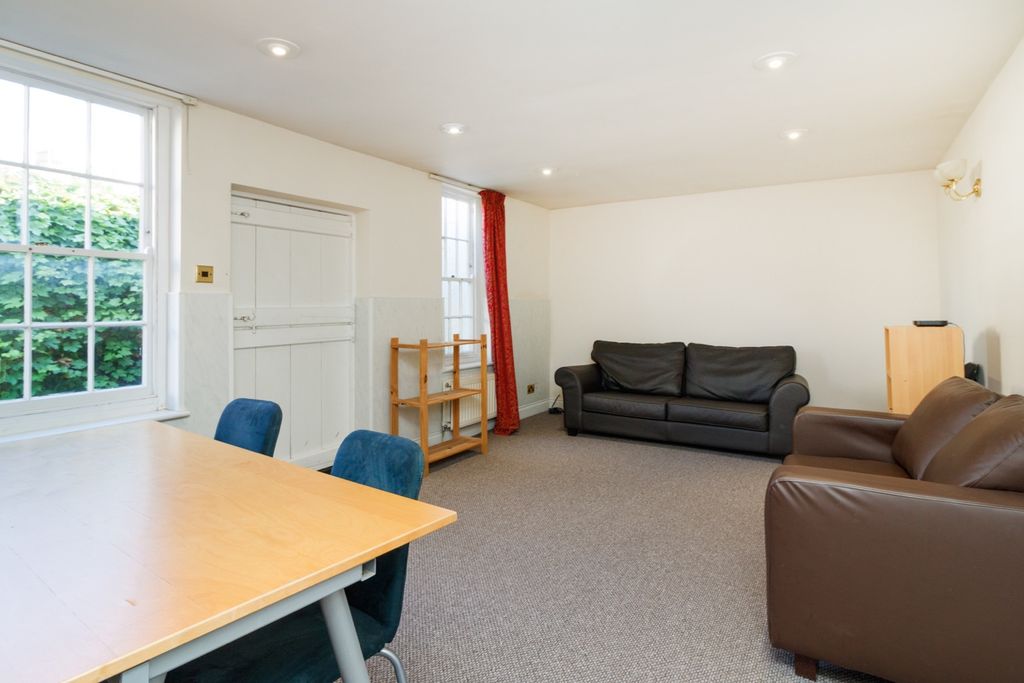 Property photo 2 of 7 1102184