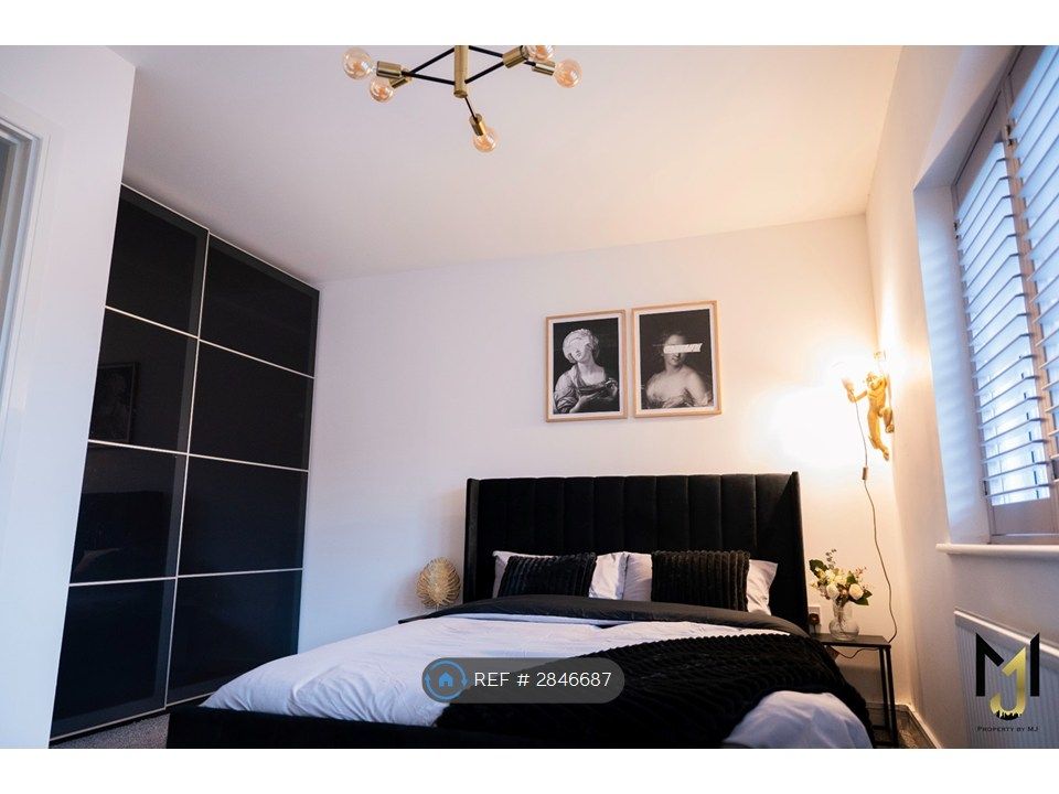 Property photo 3 of 35