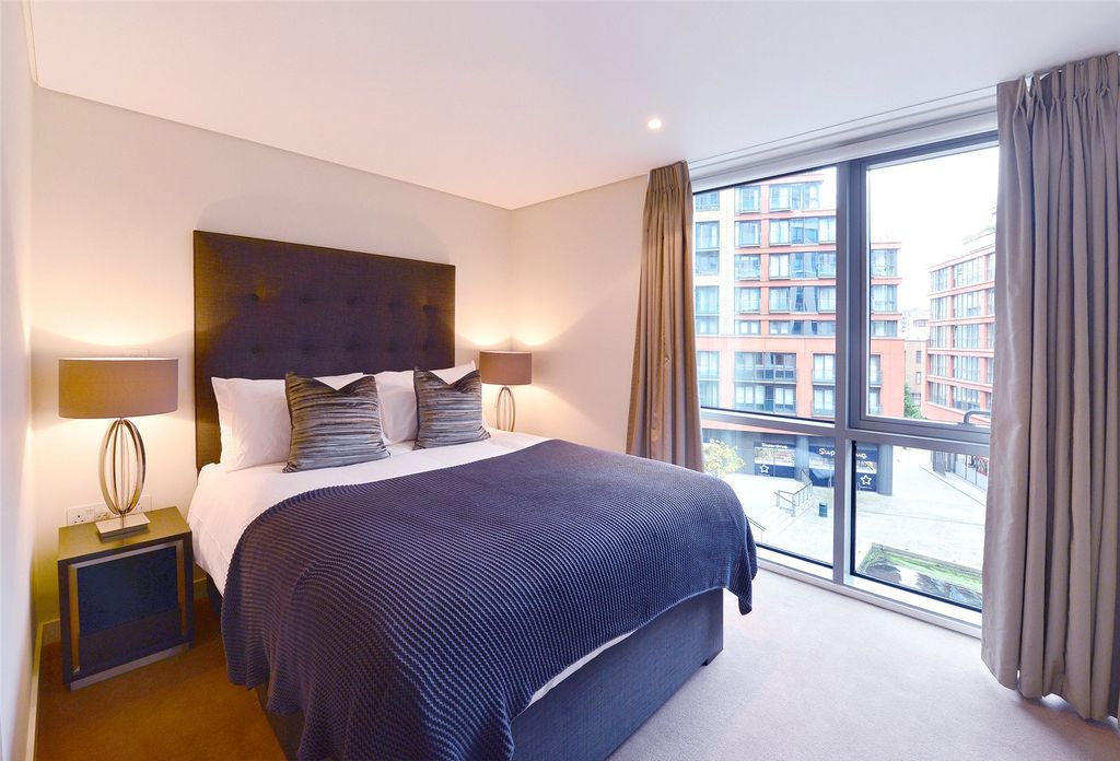 Property photo 3 of 6 A085i00000L94Wxaab_Myf170094_13.Jpg