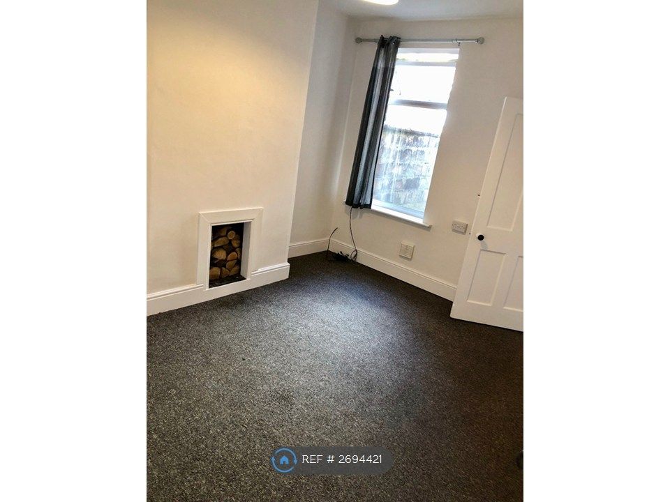 Property photo 3 of 12 Living Room