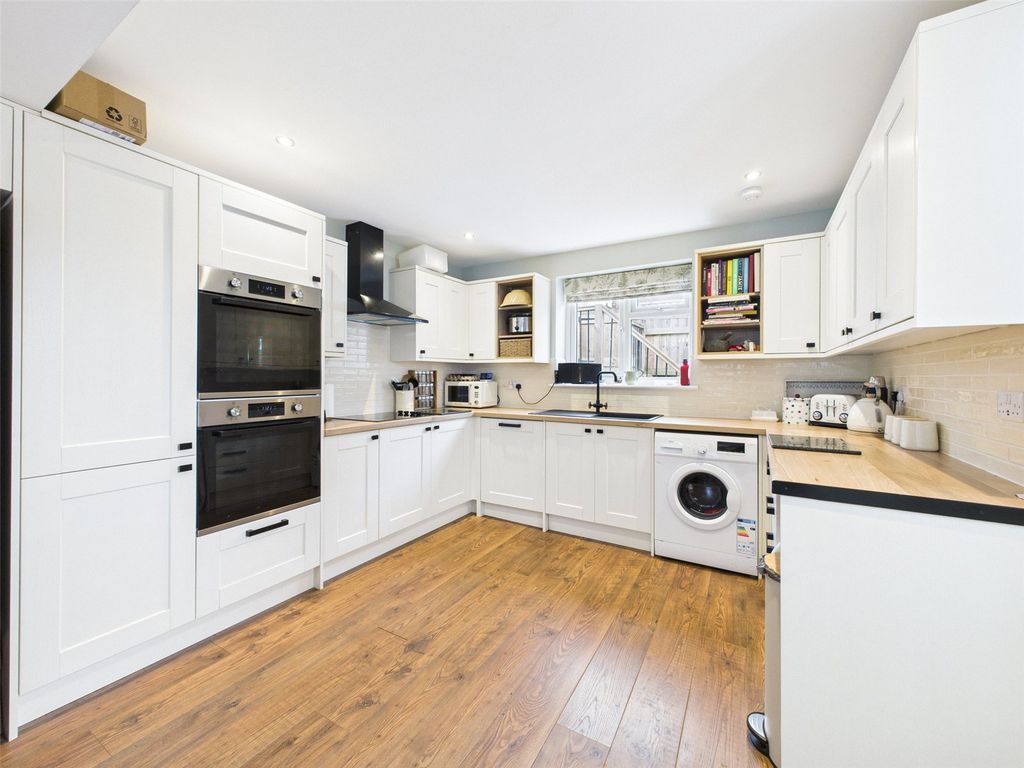 Property photo 2 of 11 Picture No. 06