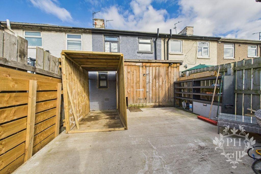 Property photo 2 of 10 Cam01415G0-Pr0422-Still007.Jpg