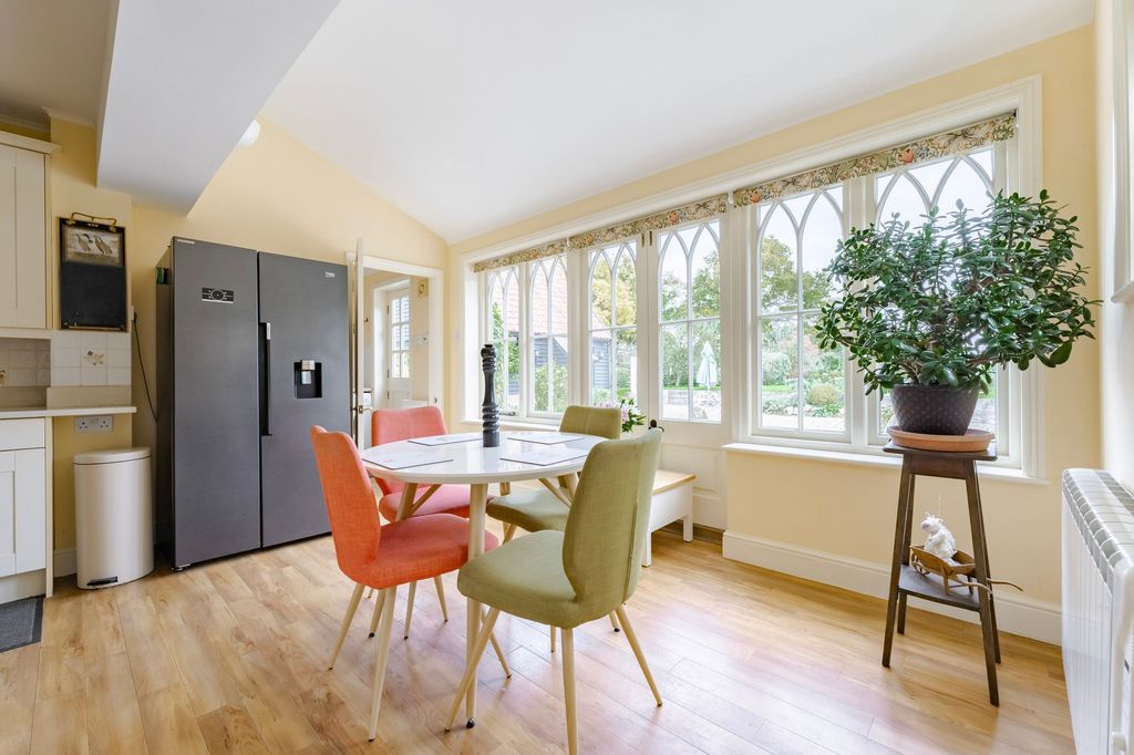 Property photo 2 of 30